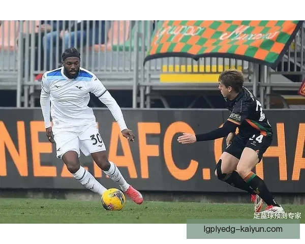 西甲豪门在欧联杯小组赛首战强势出征，迎来状态回暖的新篇章