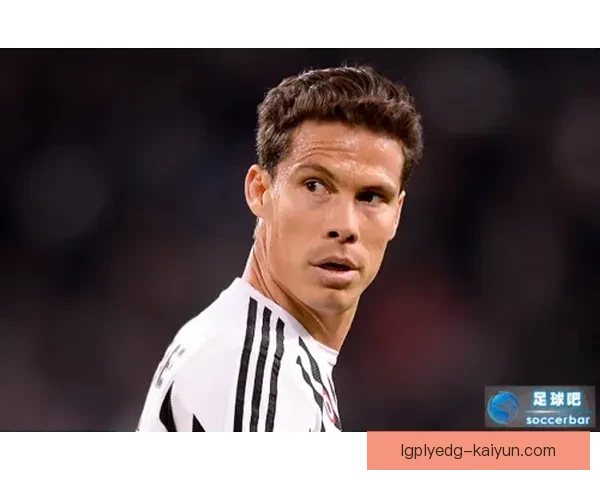 瓦伦西亚中场组织状态回暖，近期表现稳健引发关注